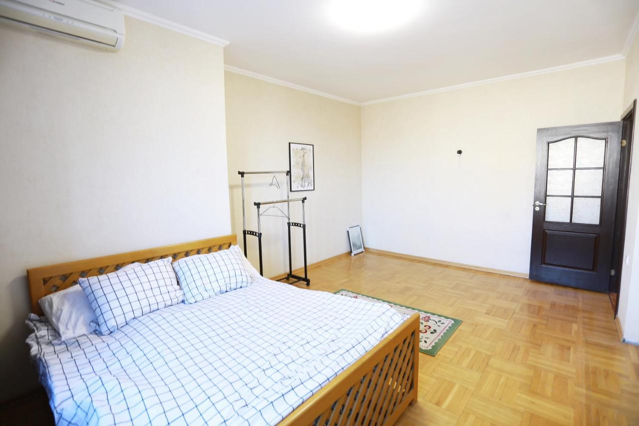 Garden є інтернет без світла Apartment Odesa
